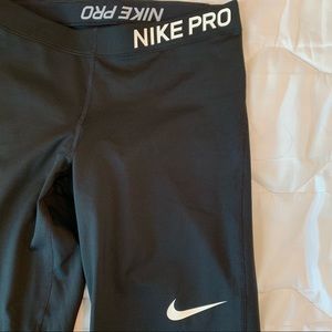 NWOT NIKE PRO TIGHTS